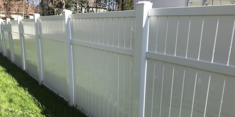 Fence Cleaning in Jamestown, Virginia